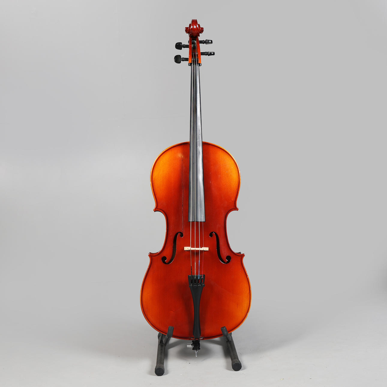 A CASED INTERMUSIC STUDENT 1/2 CELLO.