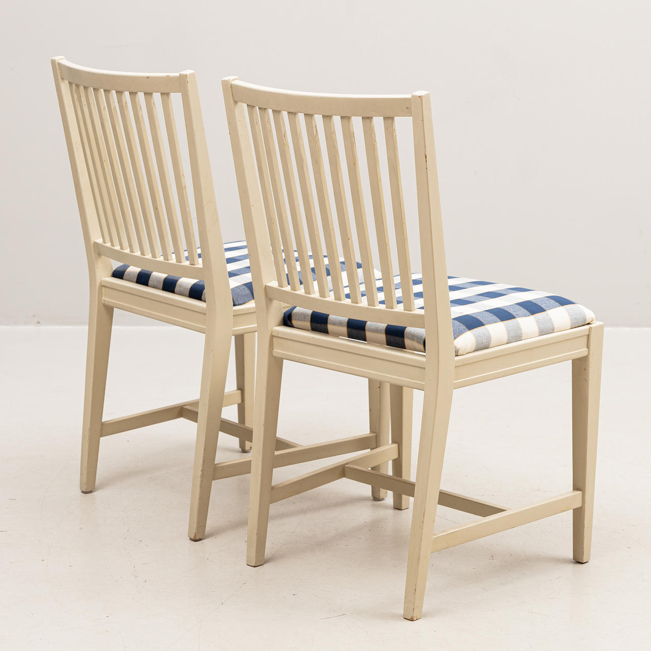 STOLAR, ett par, Leksandsmodell, 1900-tal.