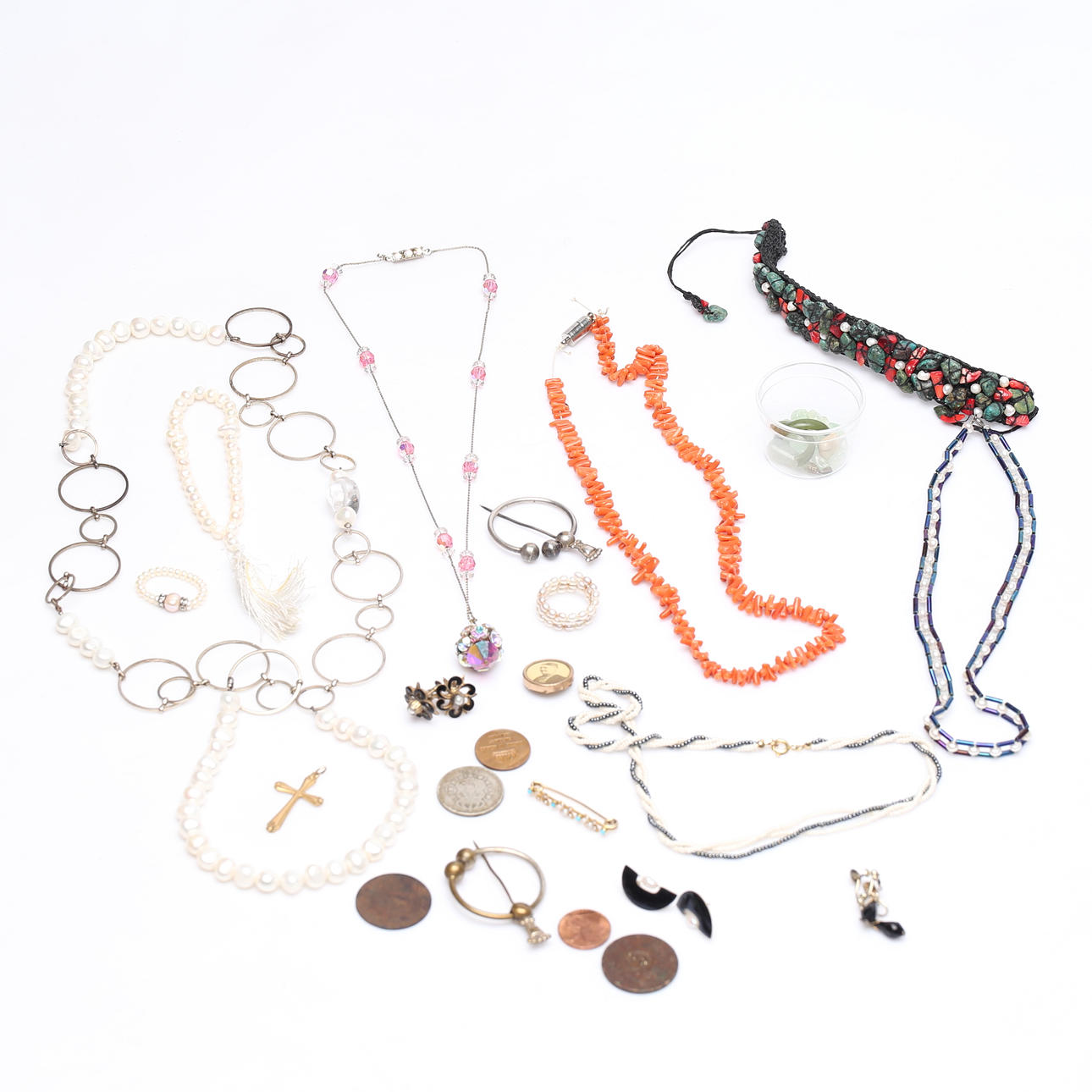 PARTY JEWELLERY, b.la. It's silver.