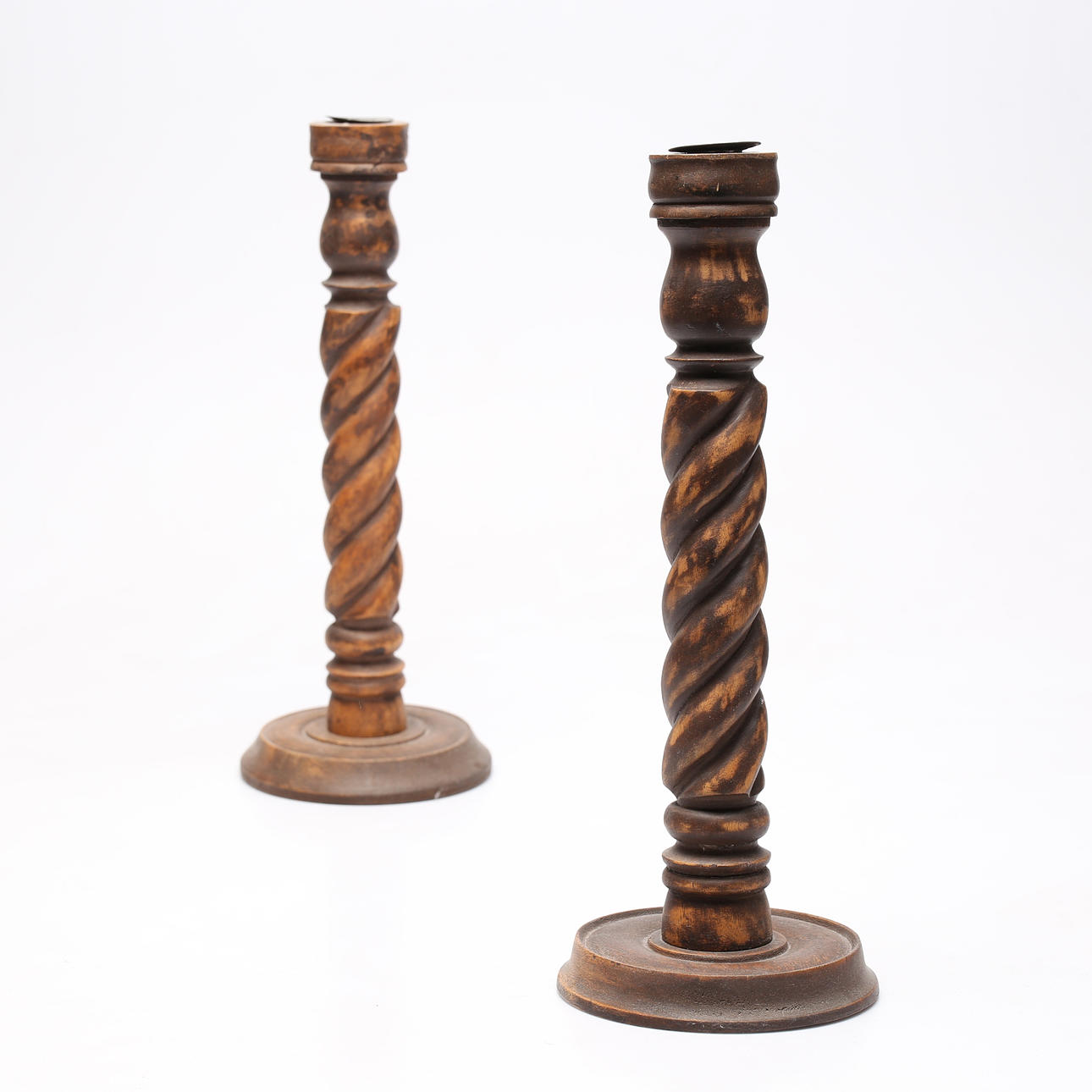 LYSESTAGER, et par, drejede træ, 20. årh.