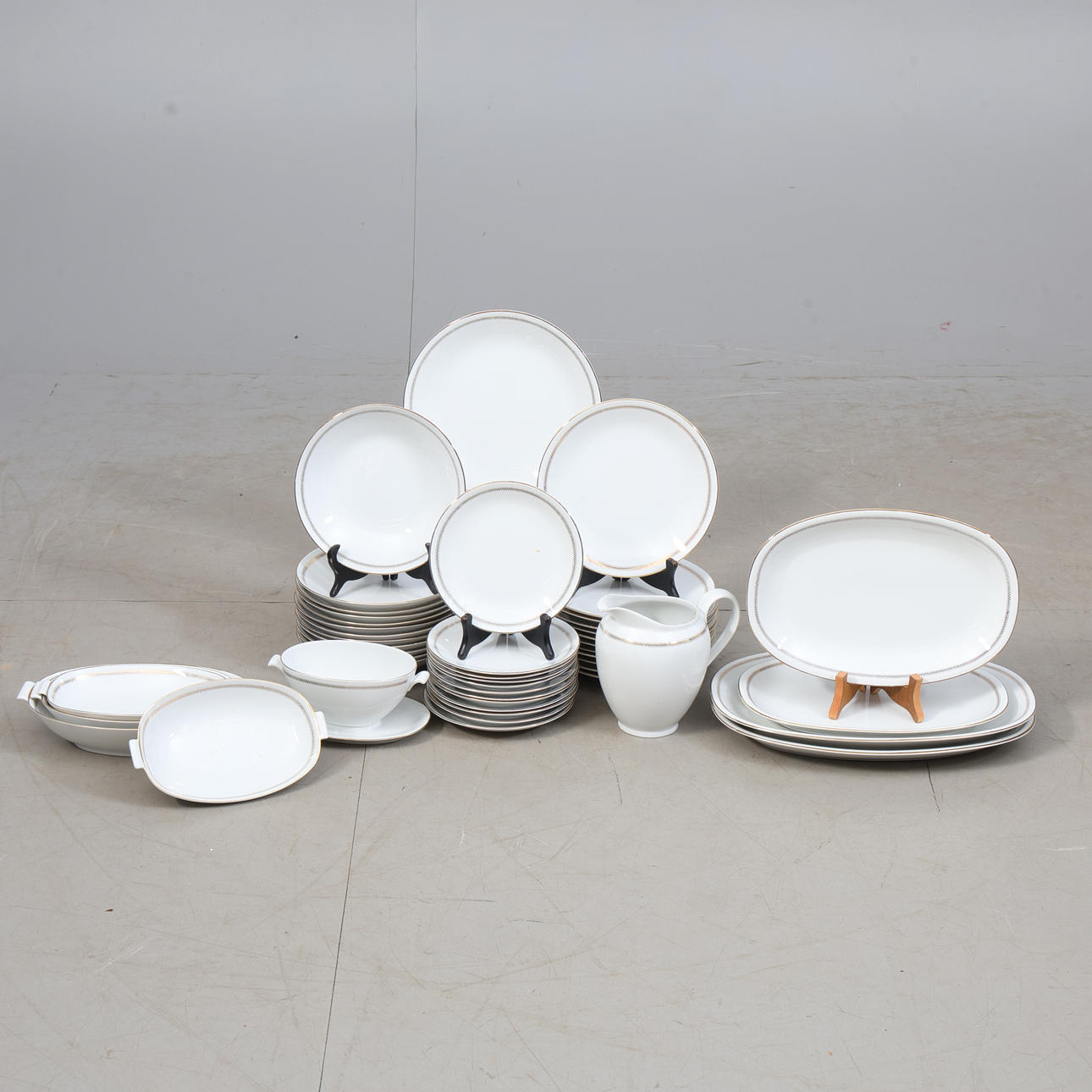 TABLEWARE PARTS, 58 pieces, porcelain, unmarked.
