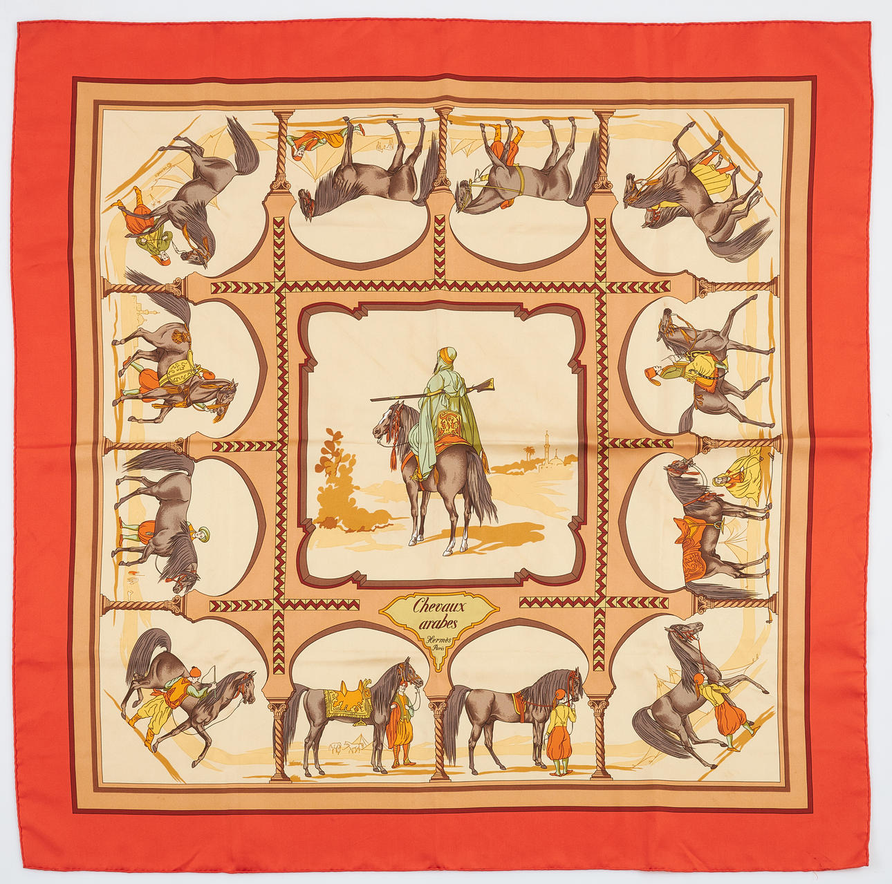 HERMÈS. SCHAL, „Chevaux arabes“, in Originalverpackung.