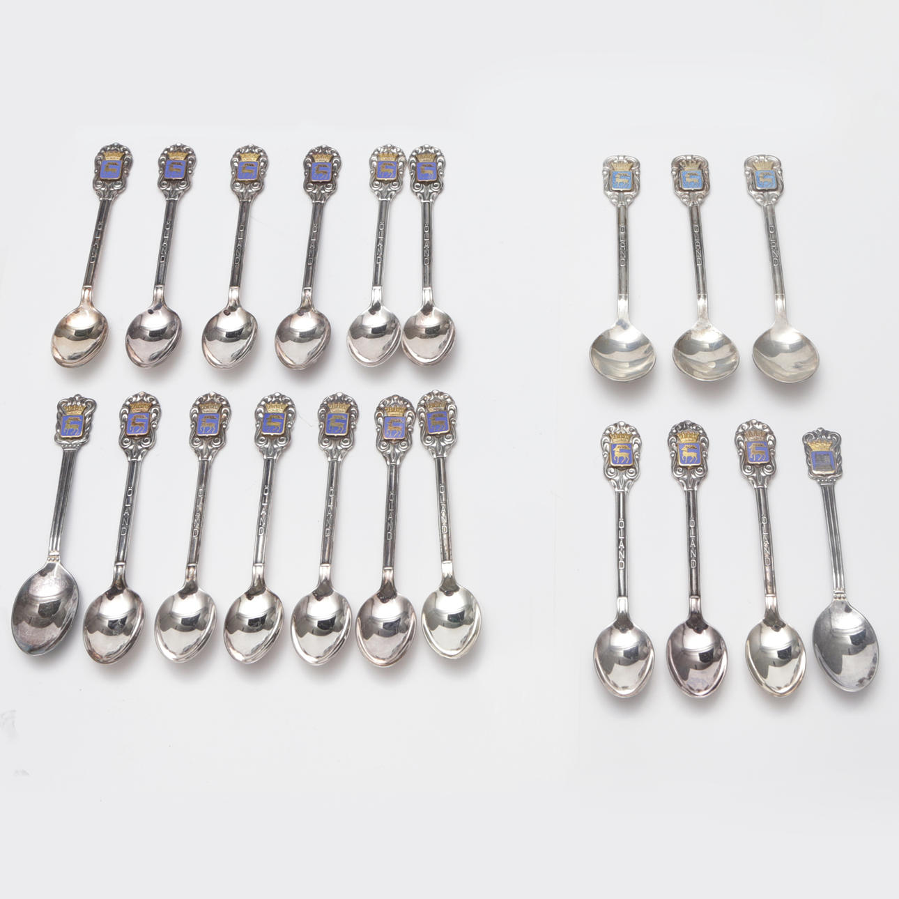 KAFFESKEDAR, 20 st, silver, med landskapsvapen.