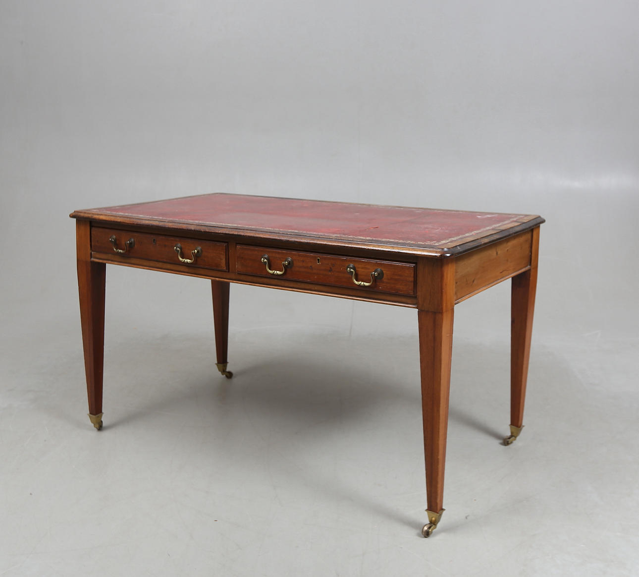 Skrivebord, engelsk stil, 20. århundrede.