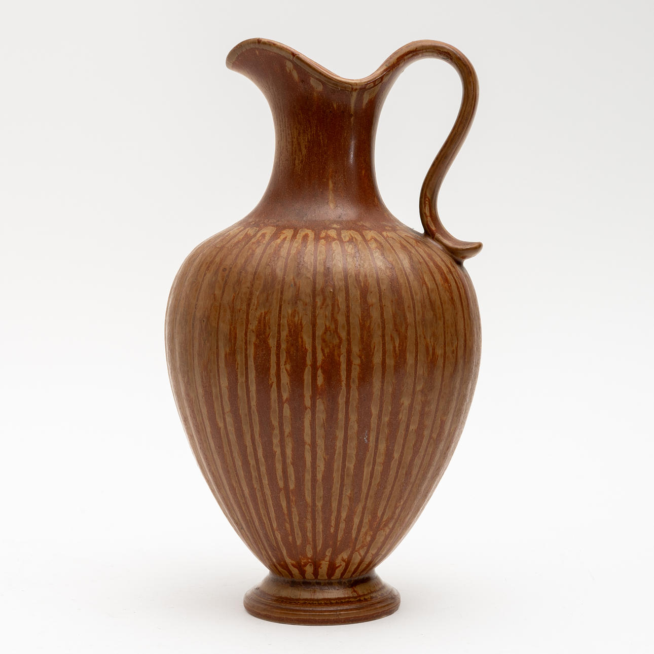 GUNNAR NYLUND. Pitcher/vase, brown glazed stoneware, Rörstrand.