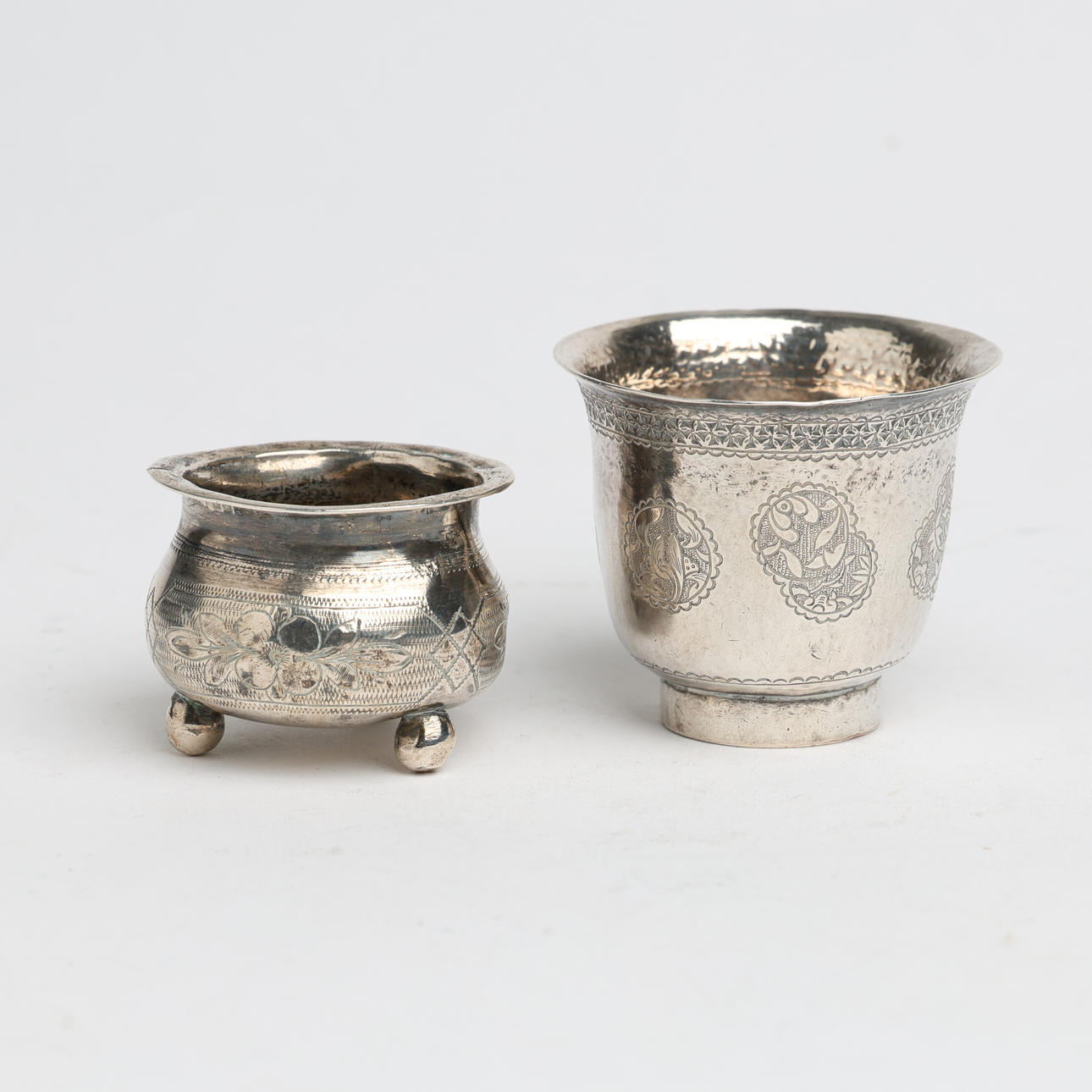 SCHALEN, 2 Stück Silber, Russland, Asien.