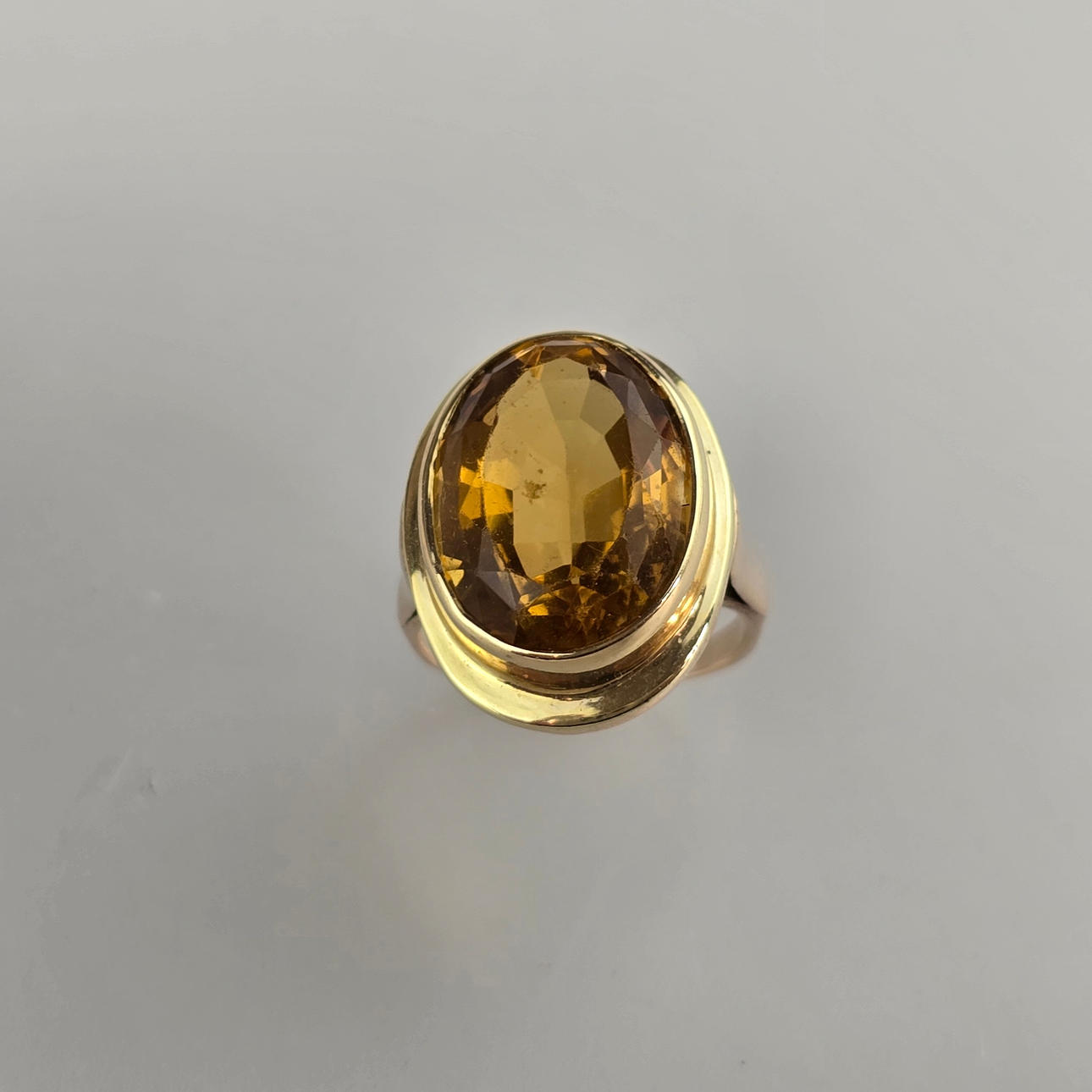 - CITRINE RING - yellow gold 585/000 (14K).
