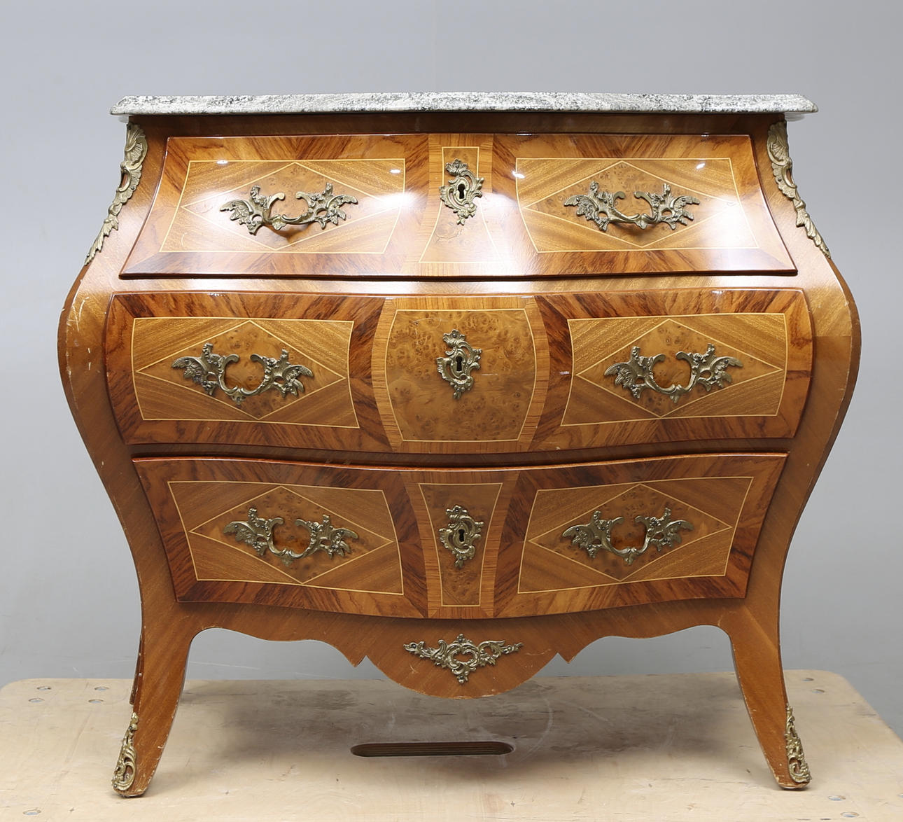 BYRÅ, rokokostil, Svensk möbelindustri, 1900-tal.