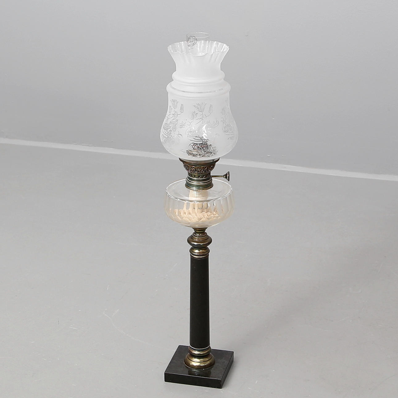 FOTOGENLAMPA Gold-Brenner i glas och marmor, jugend 1900.