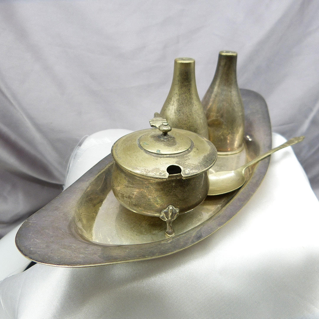 EPNS VINTAGE CRUET SET.