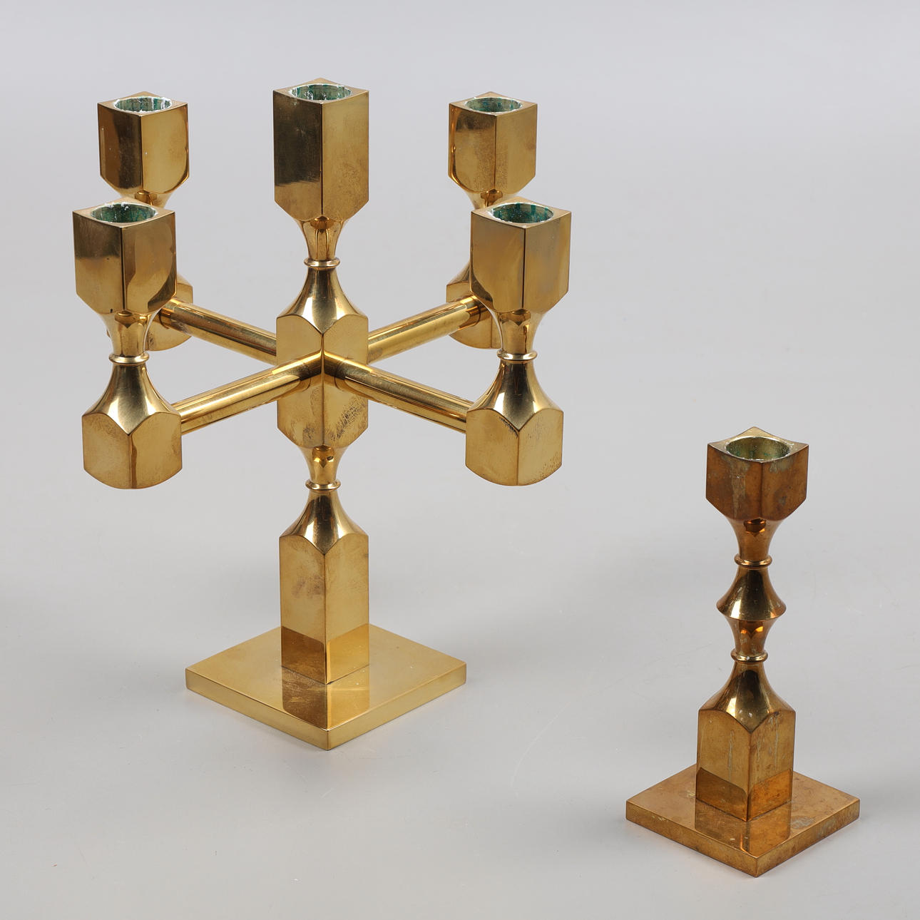 KANDELABERE og LYSESTAGER, messing, Metalslöjden Gusum.