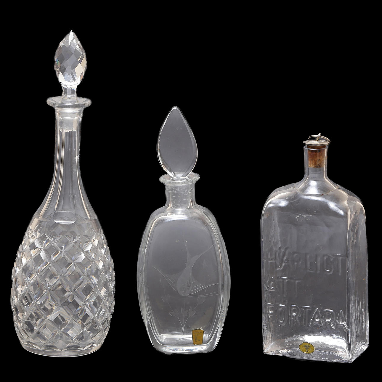 3 DECANTADORES ANTIGUOS.