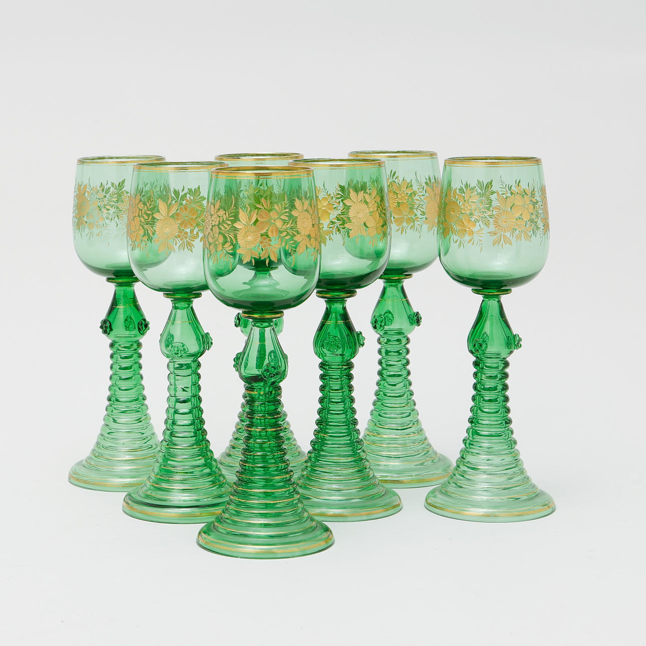 RIEMEN, 7 Stück, grün getönte Glasmasse.