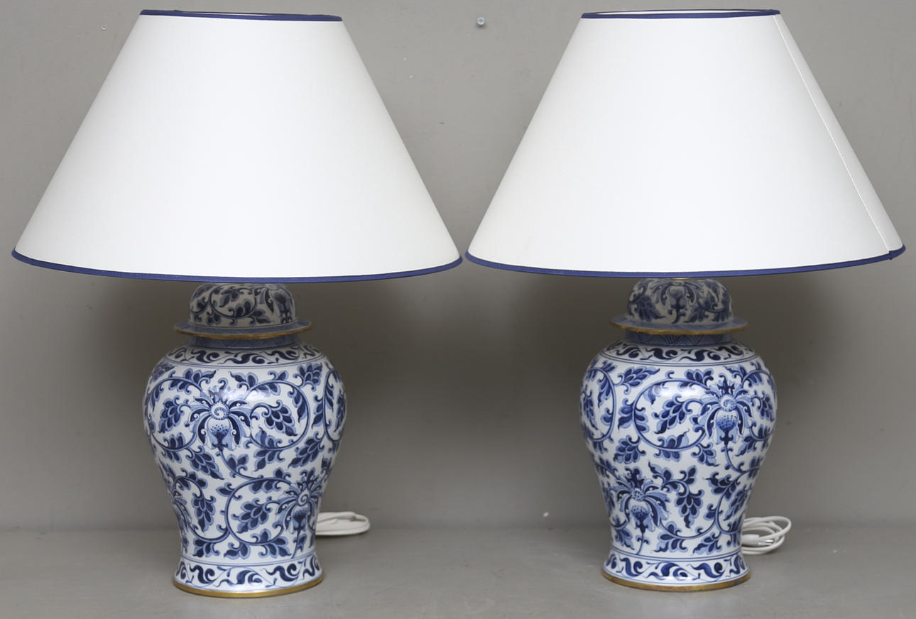 BORDSLAMPOR, ett par, porslin, B&B, oriental import AB, 1900/2000-tal.