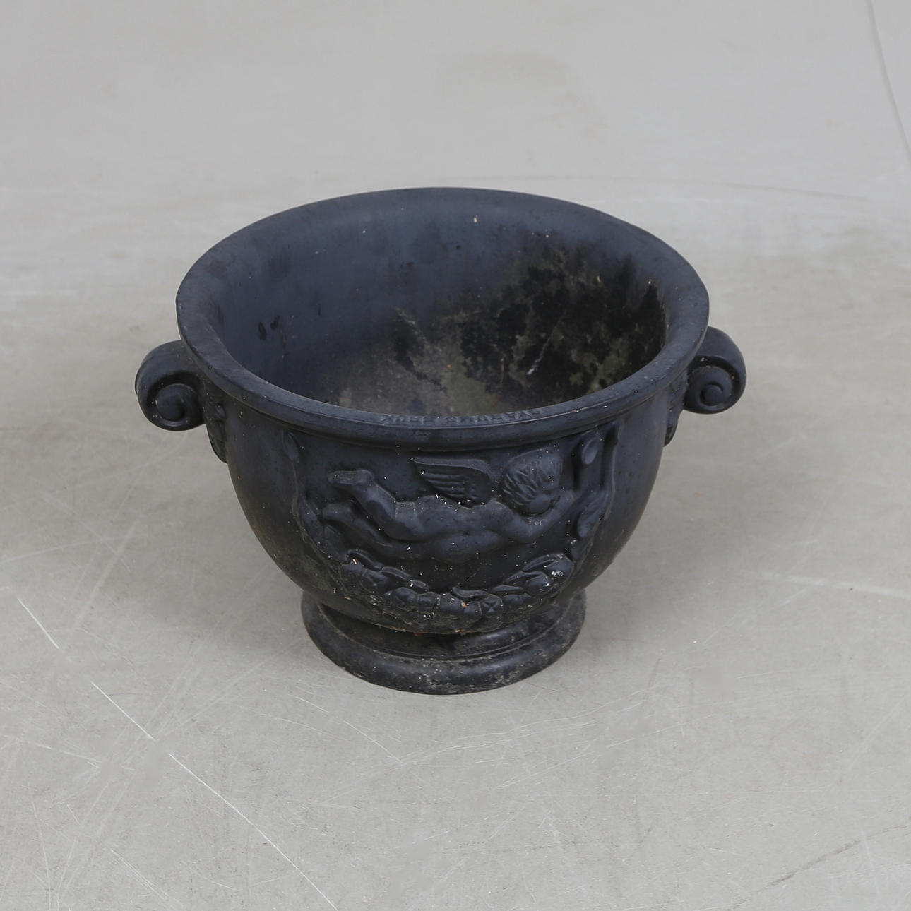 GARDEN URN, metal, Byarums Bruk.