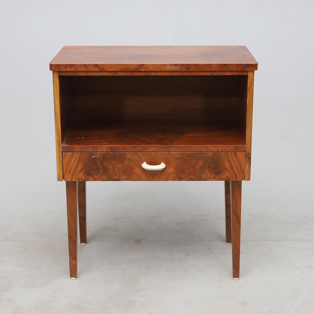 BEDSIDE TABLE, 1930S/40S.