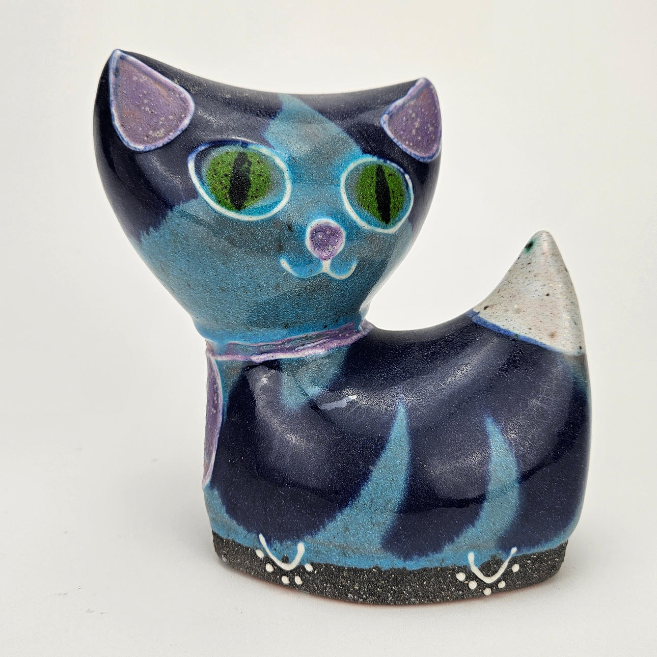 THOMAS HELLSTRÖM. A ceramic figurine, cat, Nittsjö.
