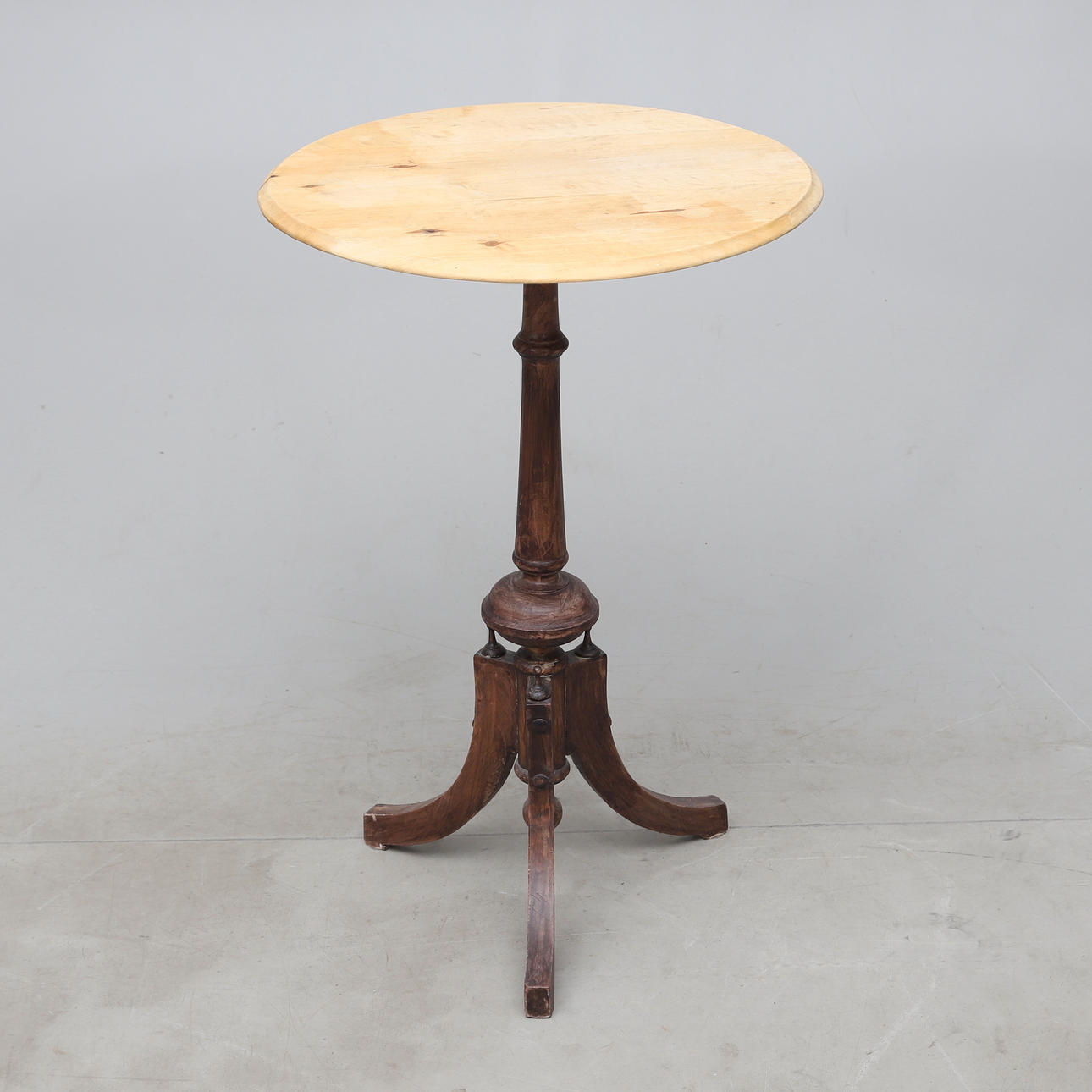 A pillar table, birch, circa 1900.