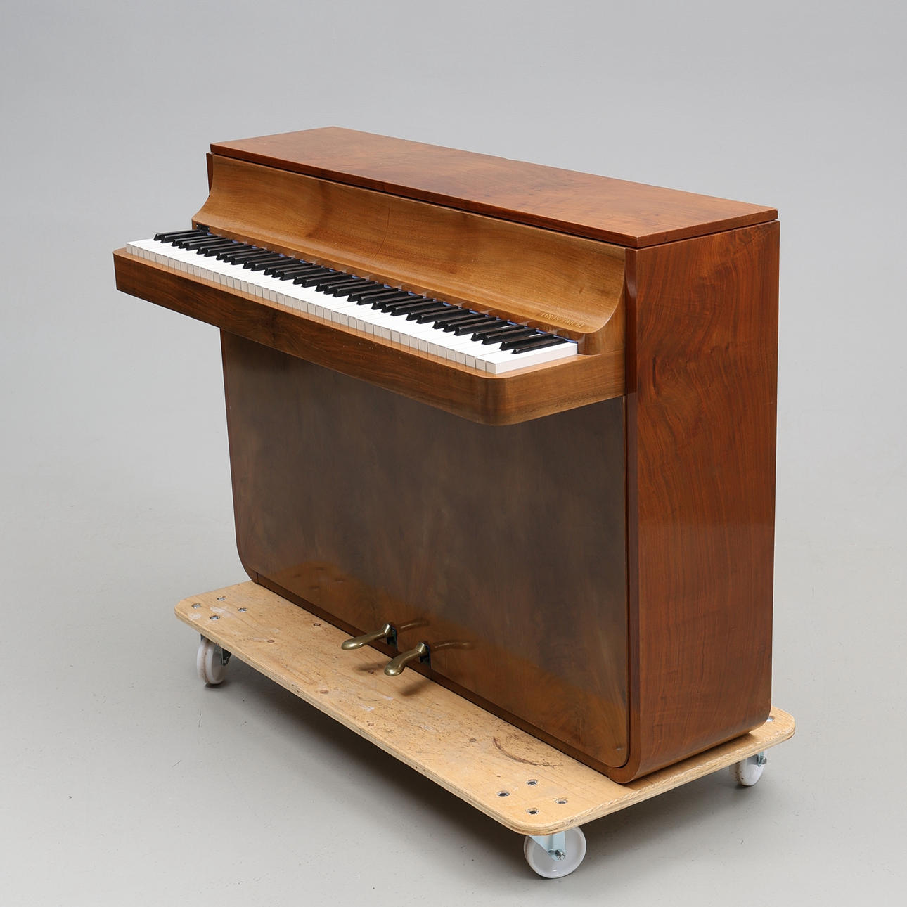 PIANO, LOUIS SWICKI, danmark, 1900-talets andra hälft.