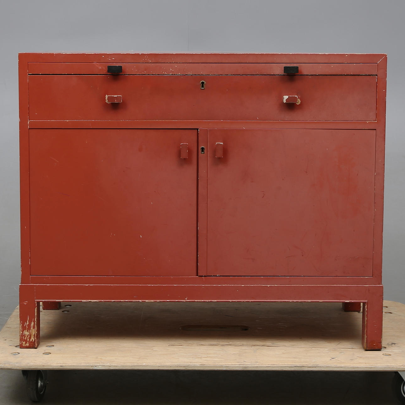 SKÅP, Svenska möbelfabrikerna, Bodafors, 1900-talets första hälft.