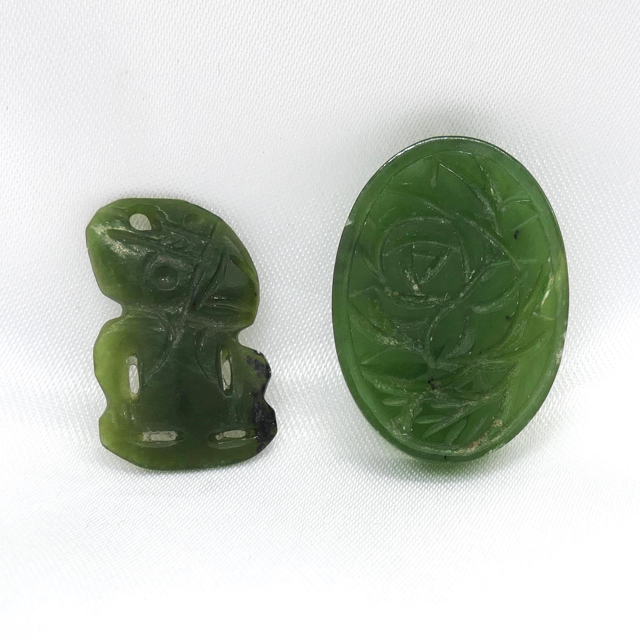 JADEITE gemstones, 22.30ct.