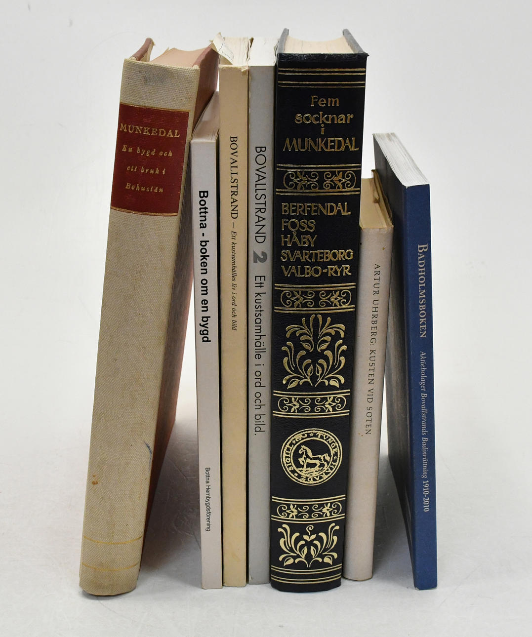 GESCHICHTE über Bovallstrand, Munkedal. 7 Bände.