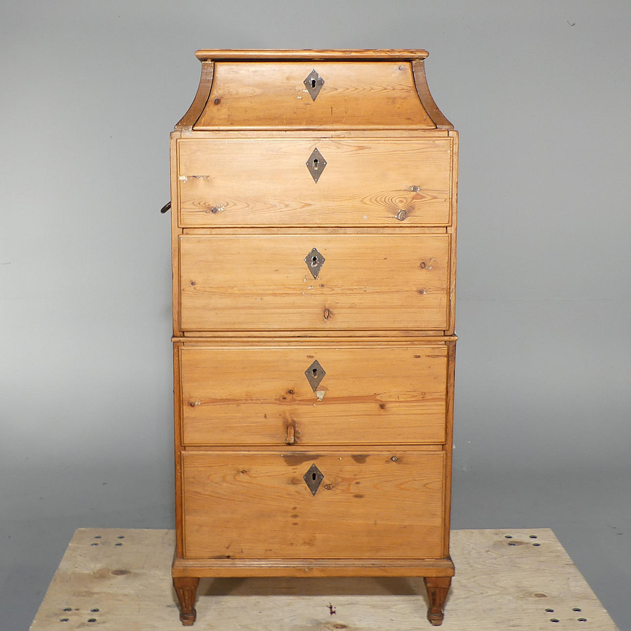 CAPTAIN'S BUREAU 19th century.