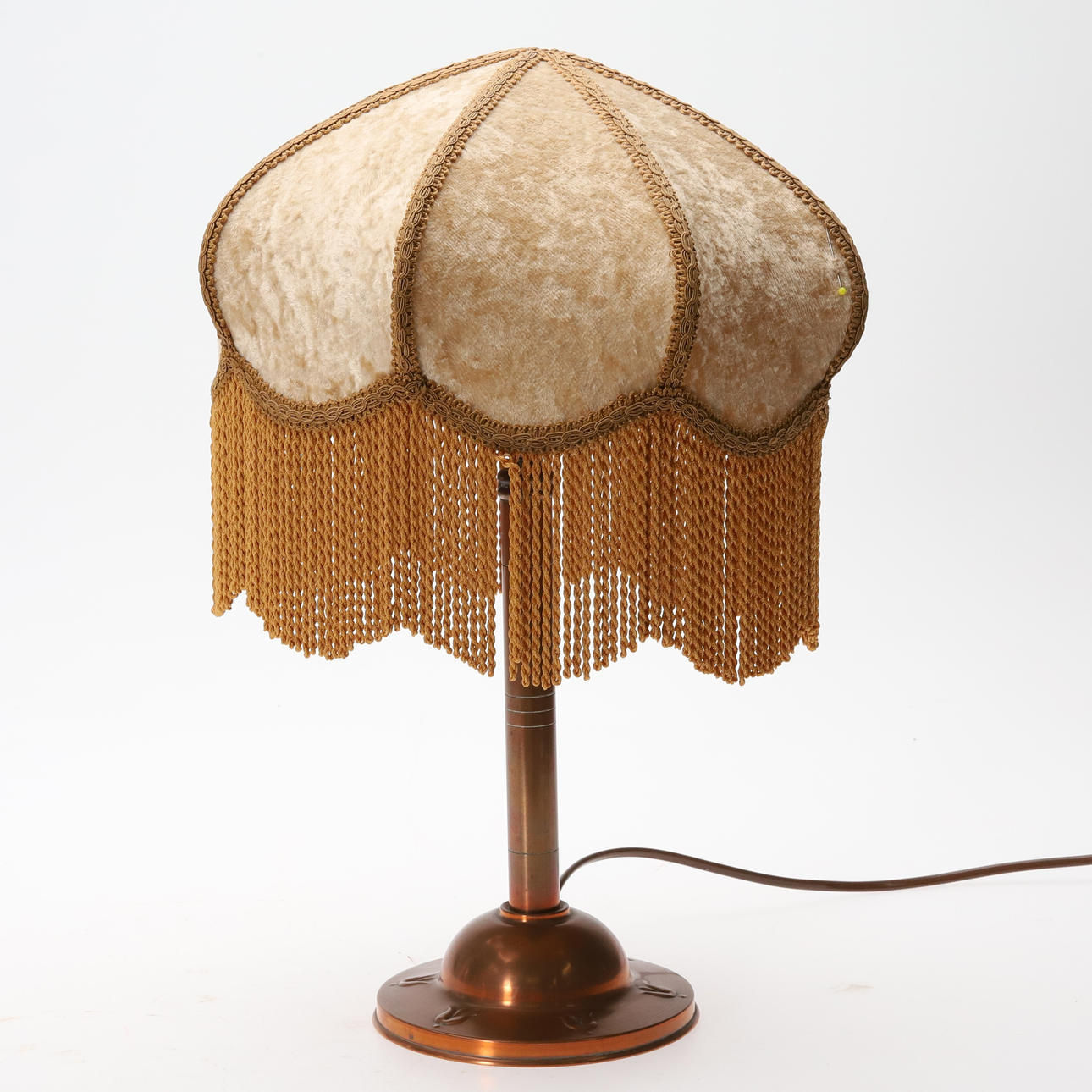 BORDSLAMPA. Koppar, 1900-tal.