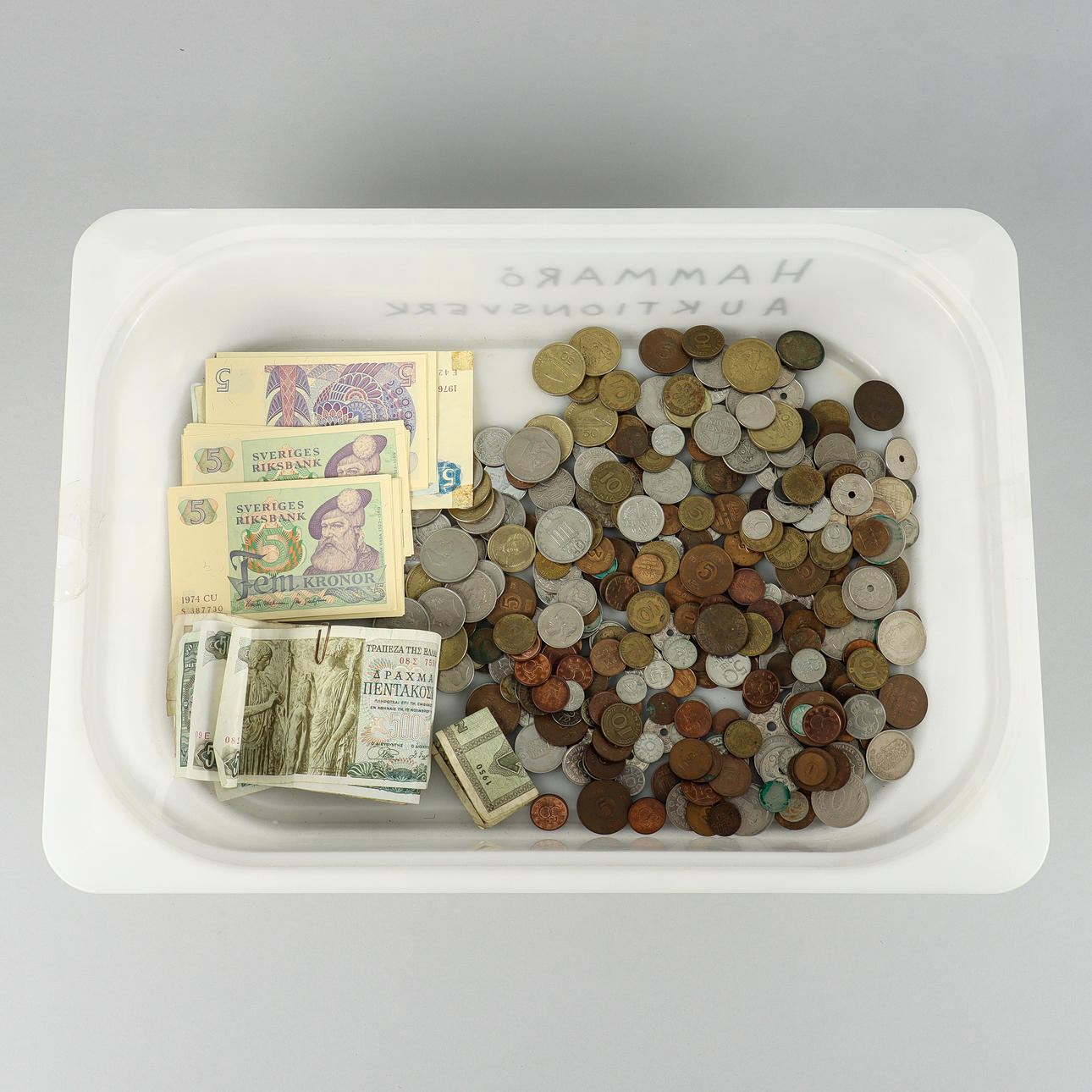 KOLIKOITA JA SETELEITÄ.