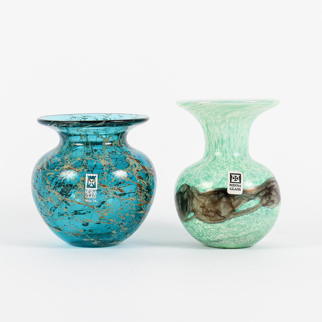VASER 2 stycken, glas, Mdina, etikettmärkta.
