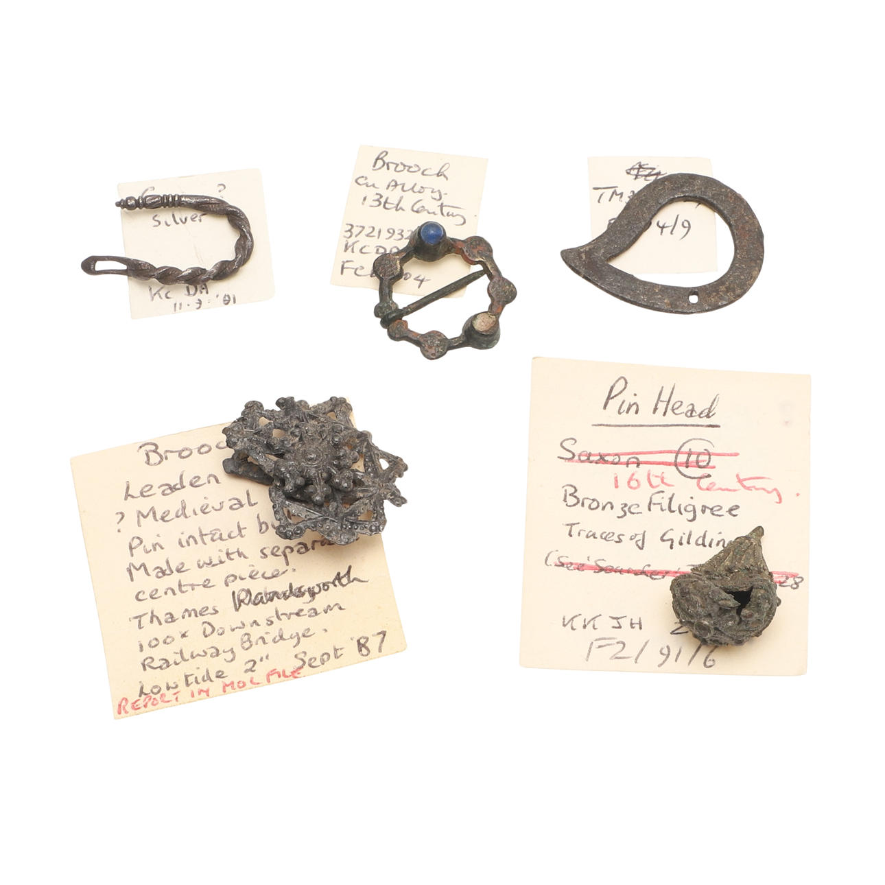 TO BROCHER OG ANDRE FUND FRA THEMSEN.