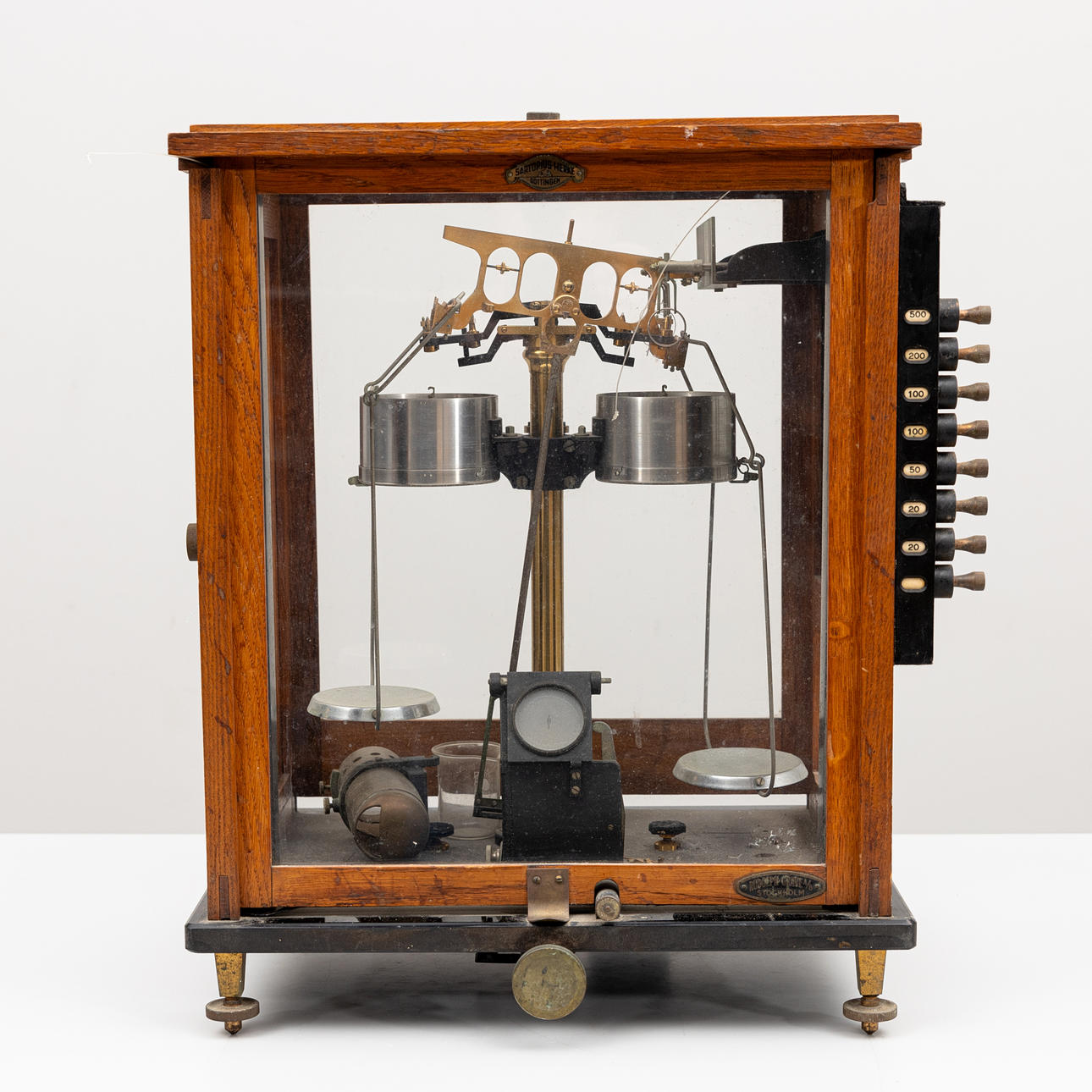 A Rudolph Grave pharmacy scale, 18th/20th century.