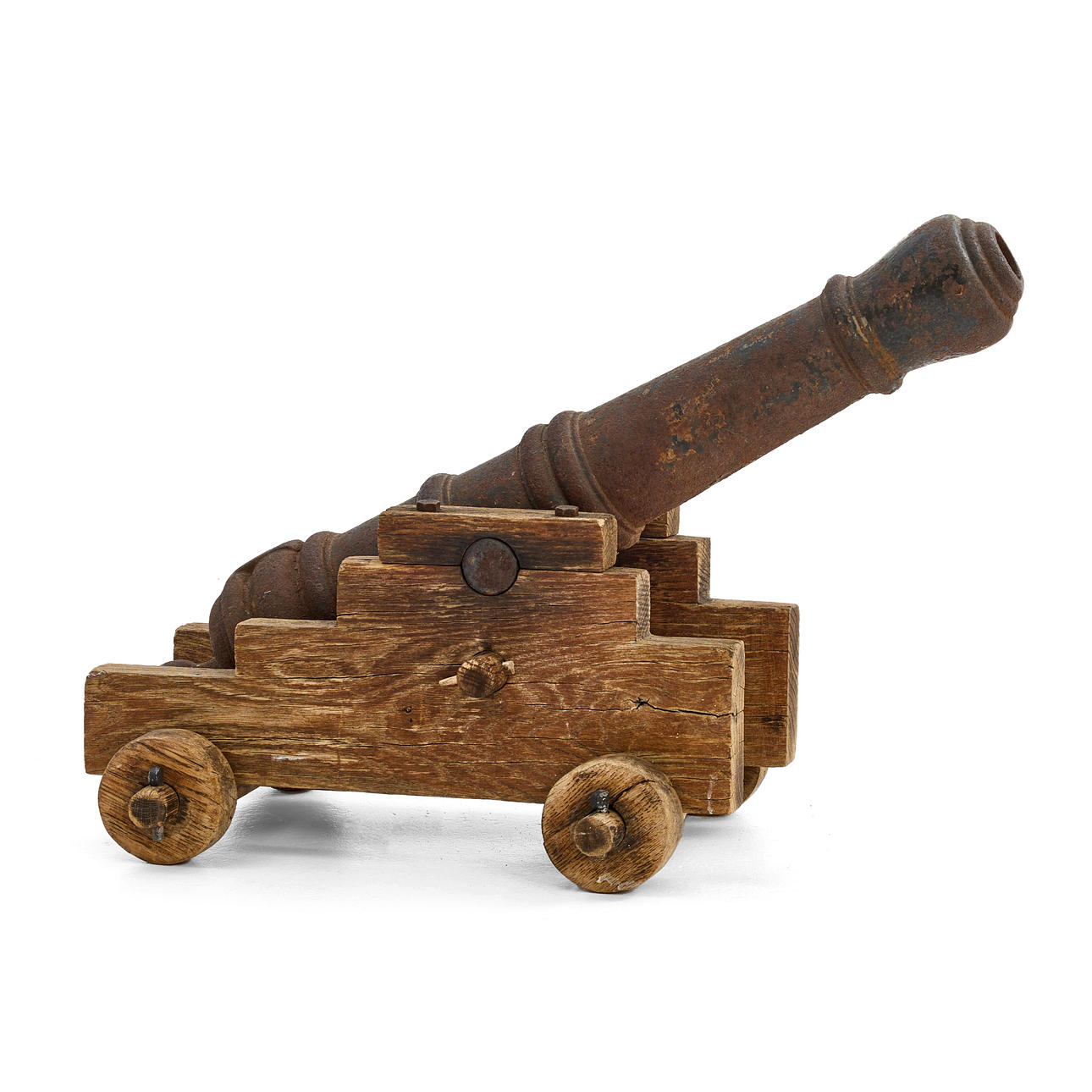 SALUTKANON, støbejern, egetræsplade.