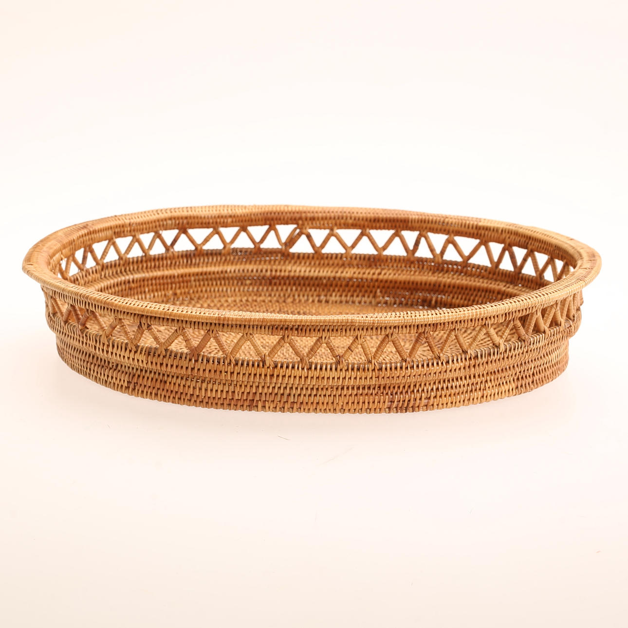 A bread basket, root work, 20th century.