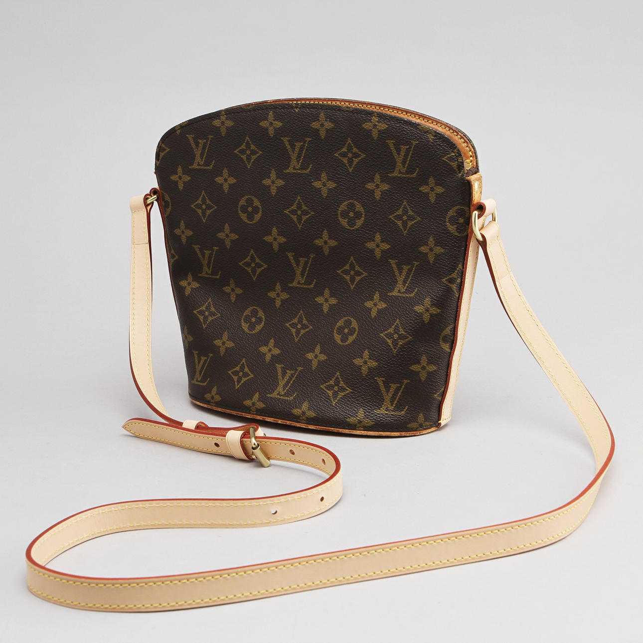 TASCHE, "Drouot", Louis Vuitton, Frankreich.