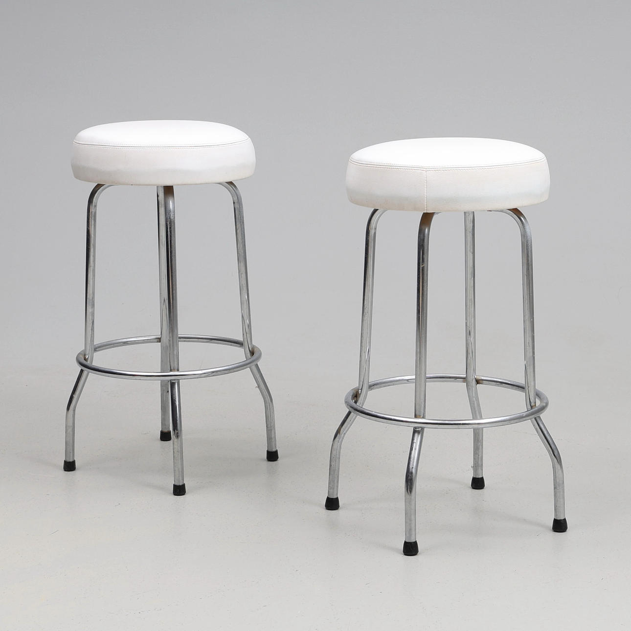 Ein Paar Barhocker, Leder/Metall, Johansson-Design.