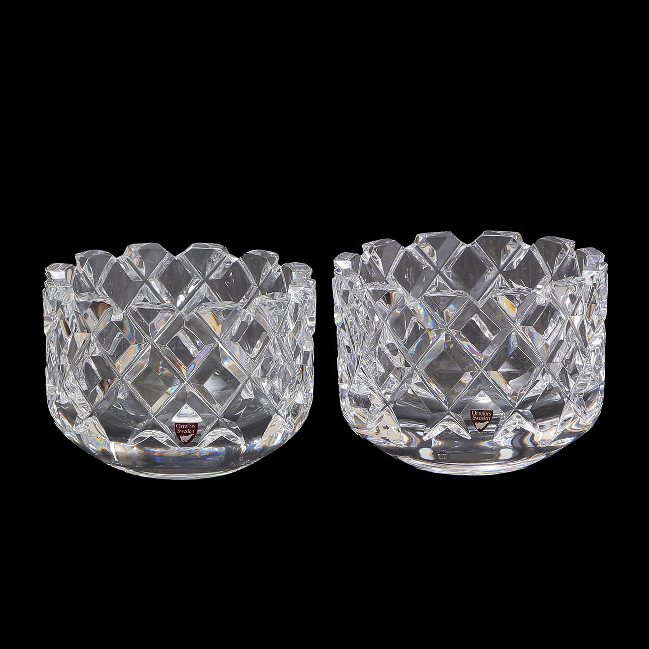 GUNNAR CYRÉN. 2 KRISTALLSCHALEN, SOFIERO, SIGNIERT.