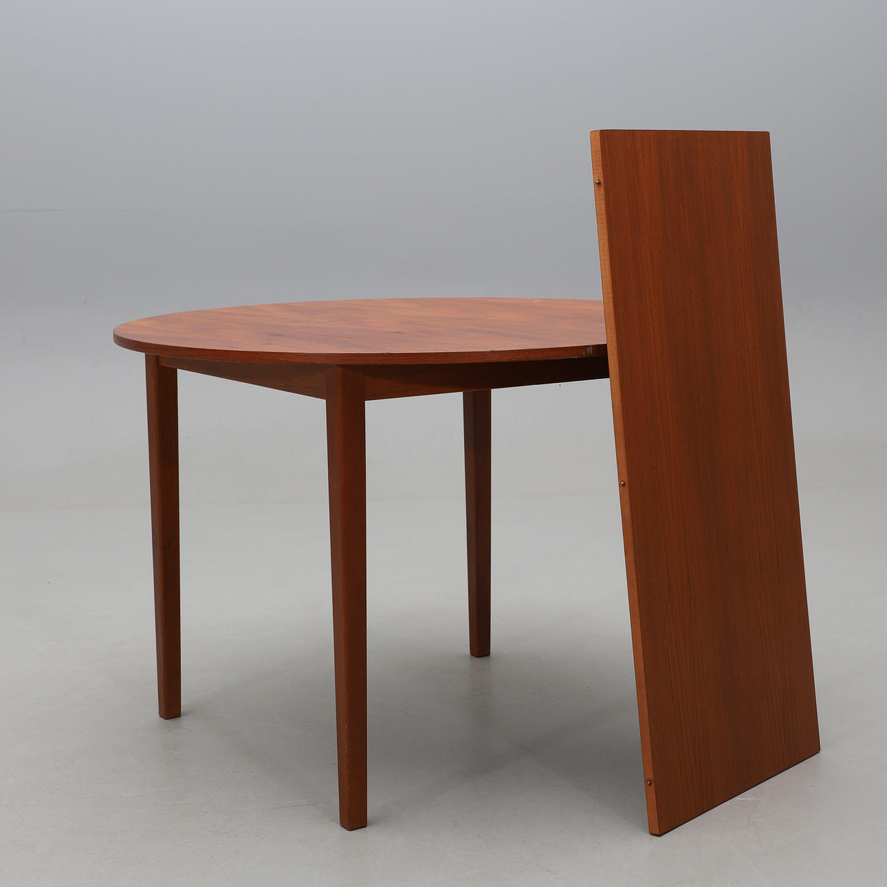 RUOKAPÖYTÄ, 1960-TAL.