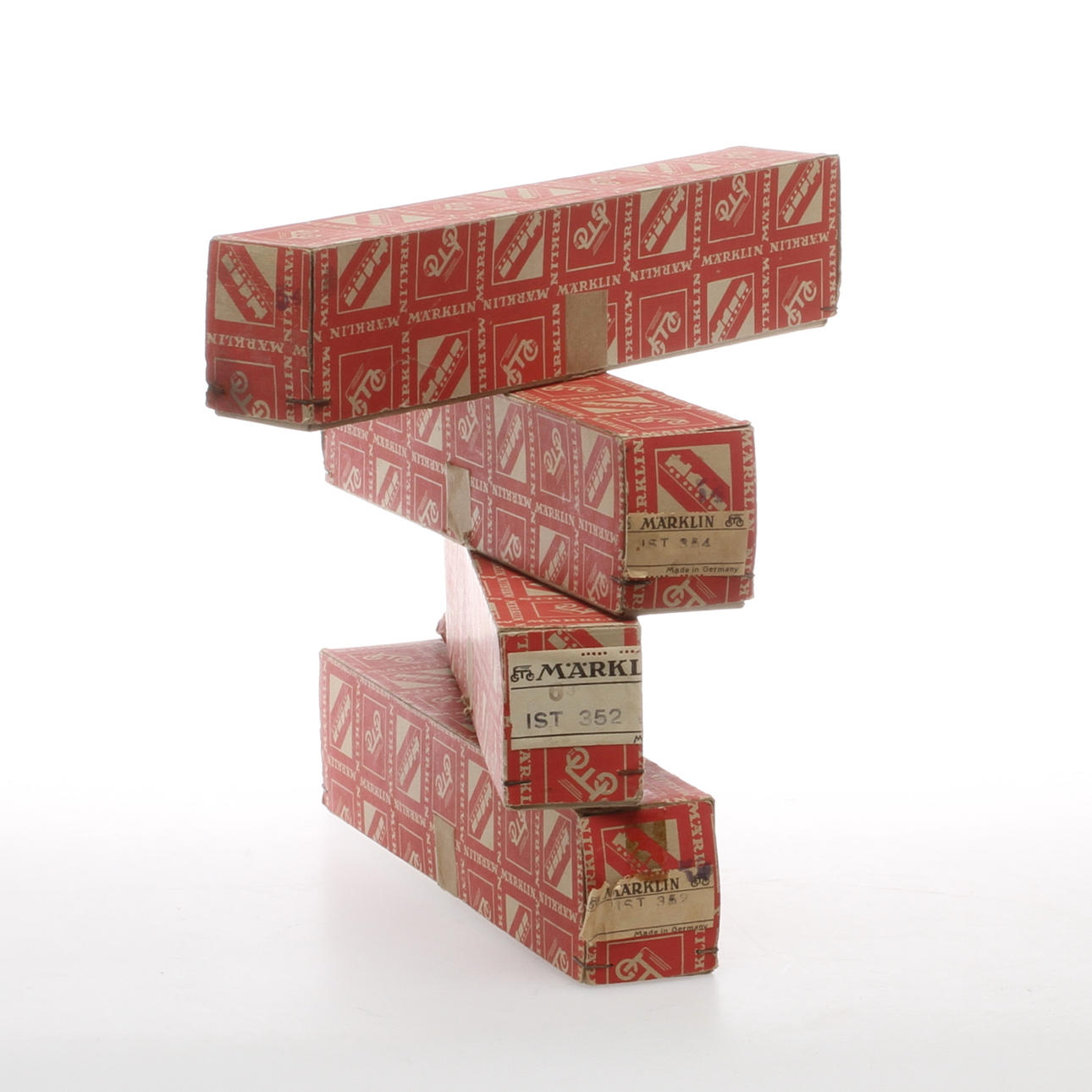 MÄRKLIN 4 stycken äldre vagnar i Originalkartong. 351, 352, 353J och 354.