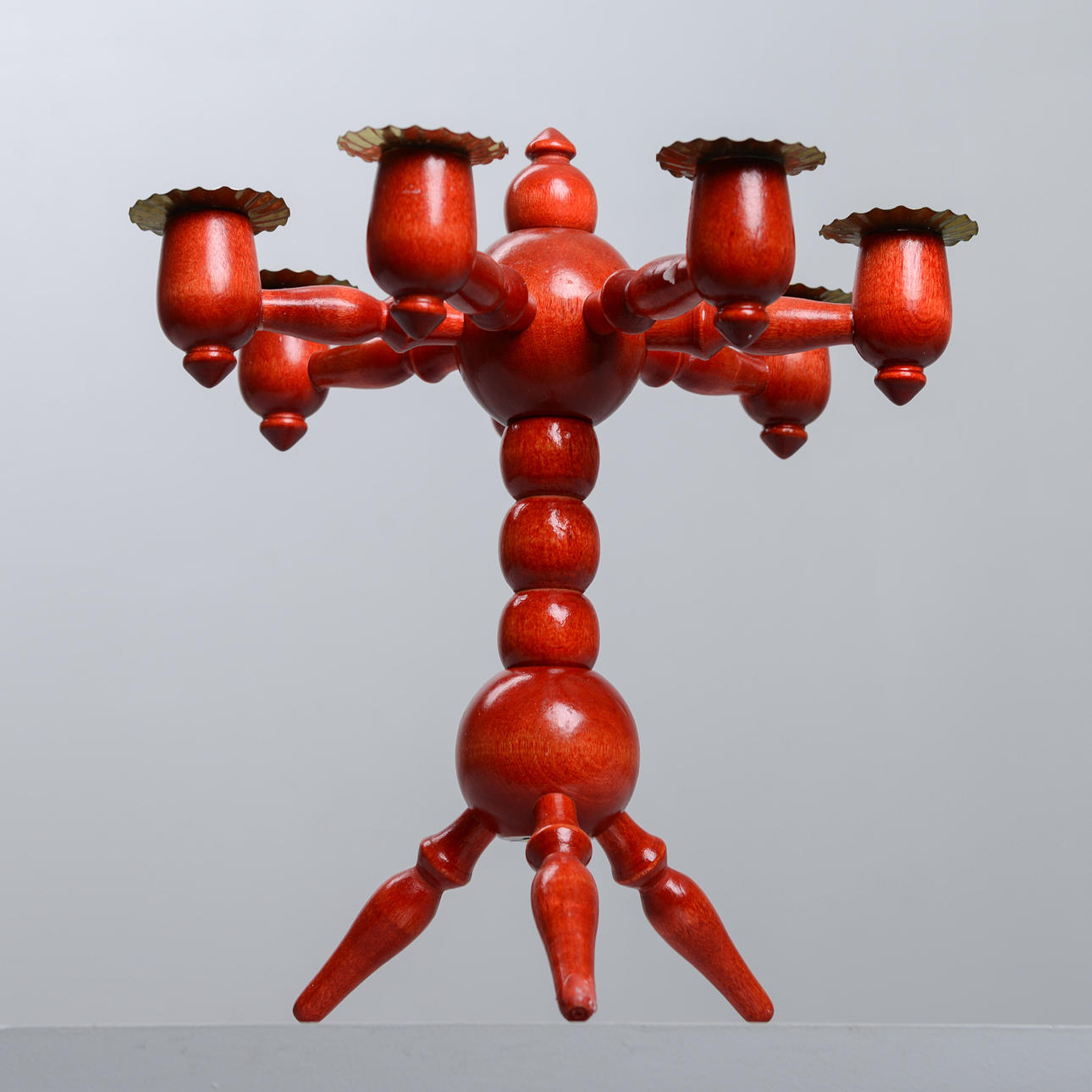 KULLJUSSTAKE, sjuarmad, rödmålat trä, 1900-tal.