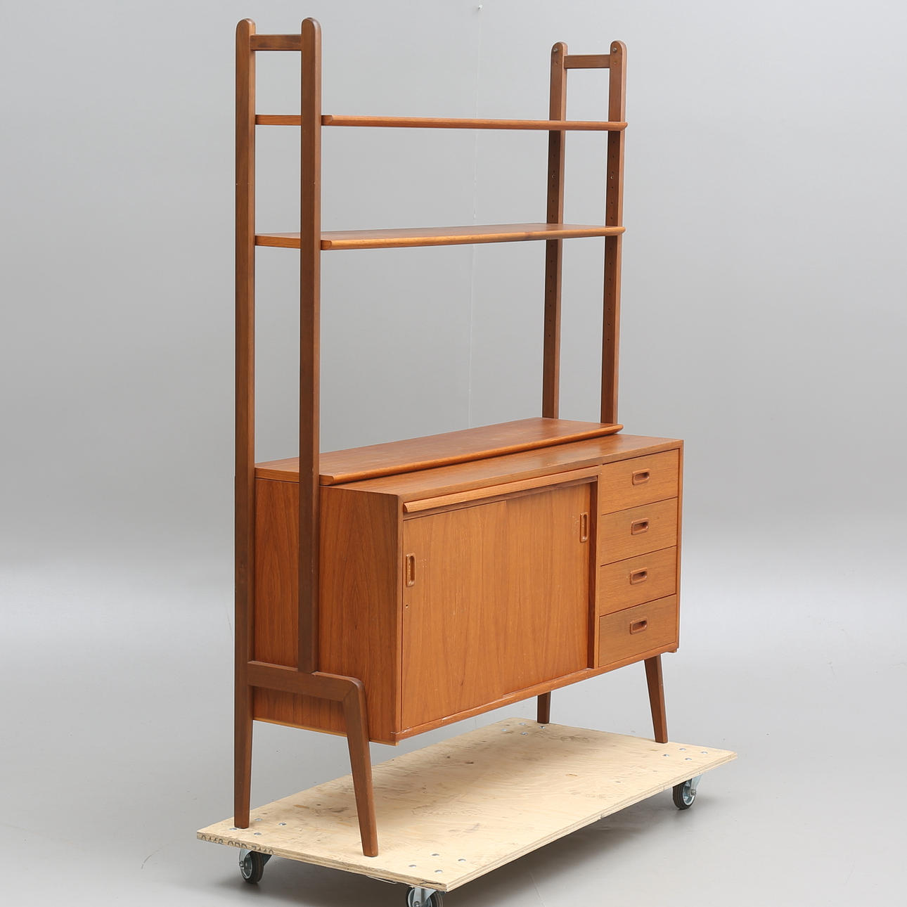 BOKHYLLA, teak, med skrivklaff samt underskåp.