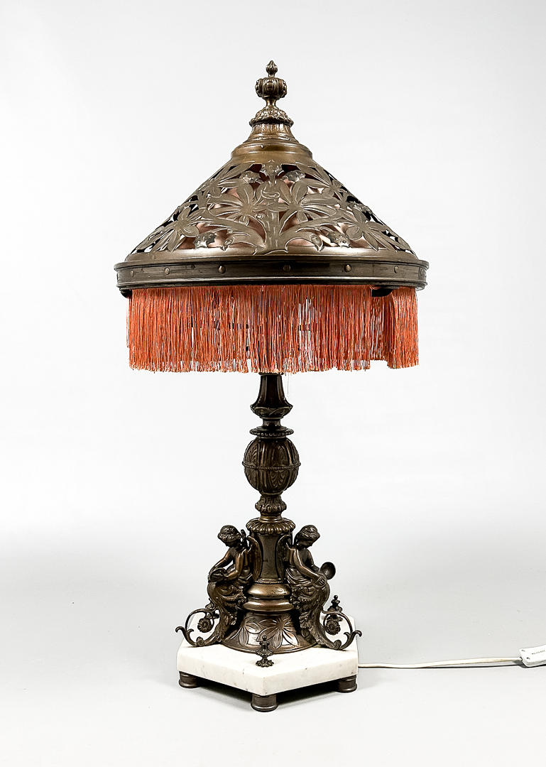 PÖYTÄVALAISIN, pronssi, jugend, 1900-luku.