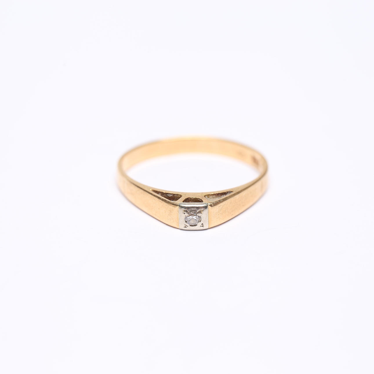 RING, 18K, 1.6 gram., med liten diamant.