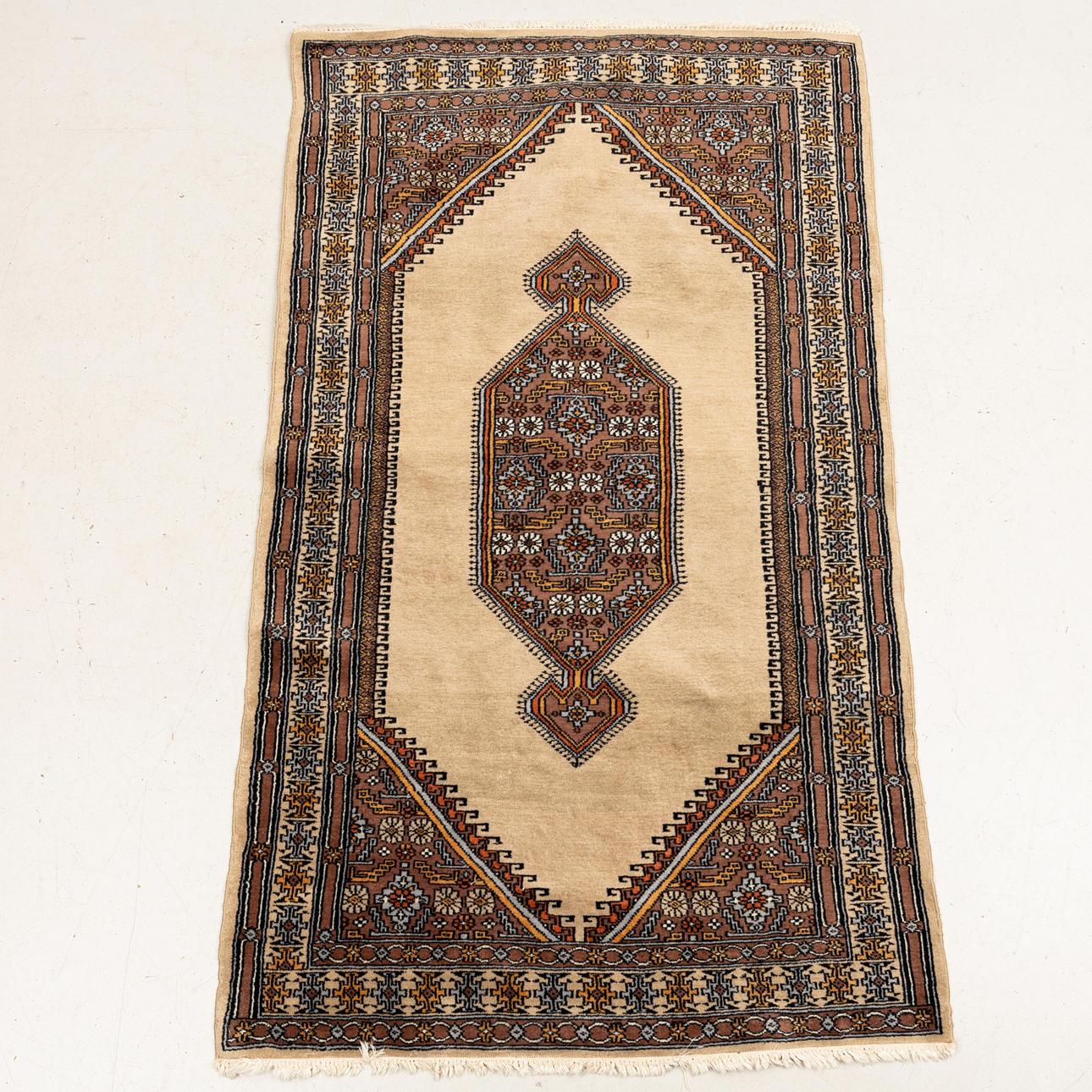 MATTA, Pakistan, ca 165 x 95 cm.