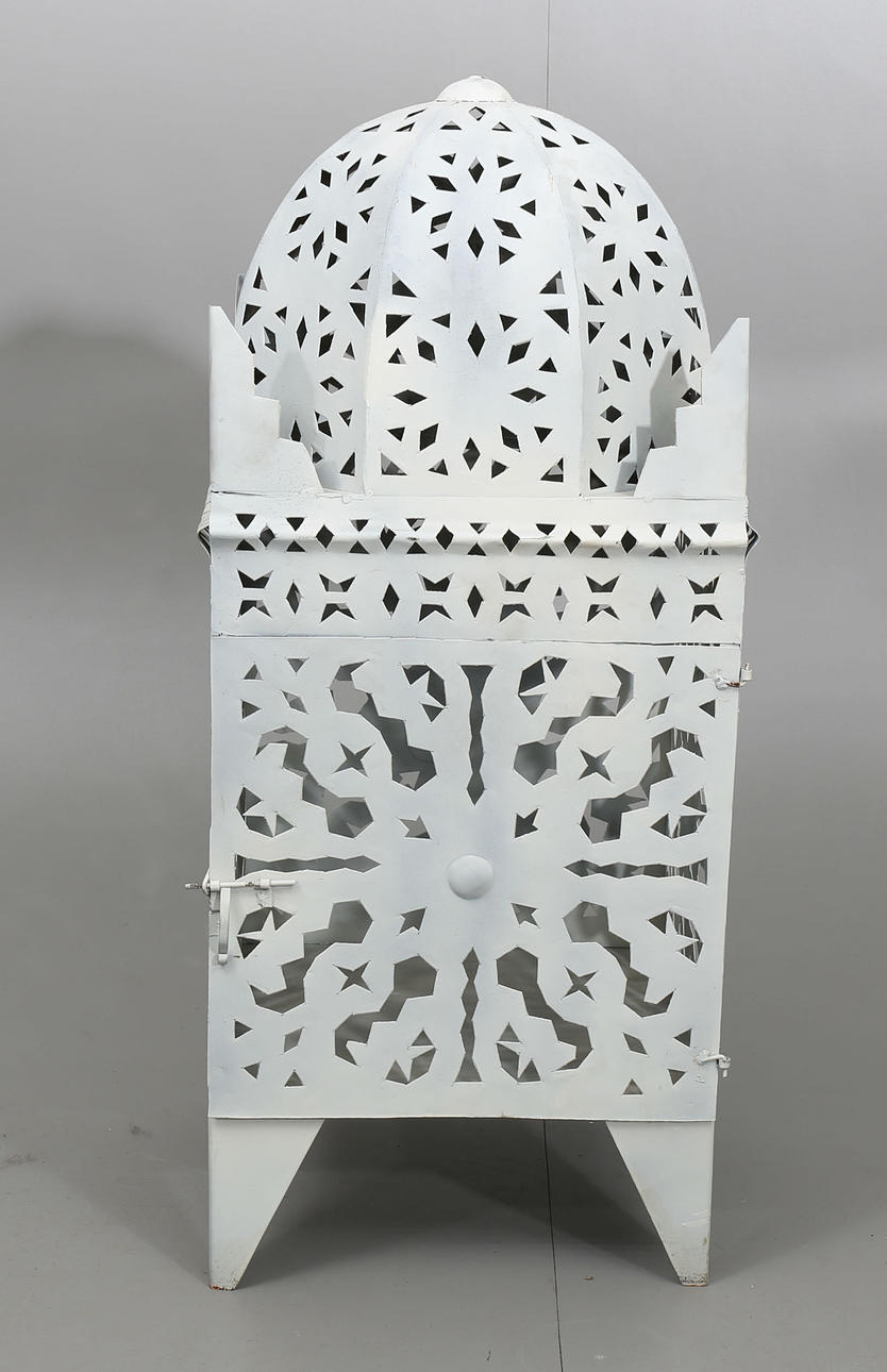 LYKTA, vitmålad metall, Marocko, 2000-tal.