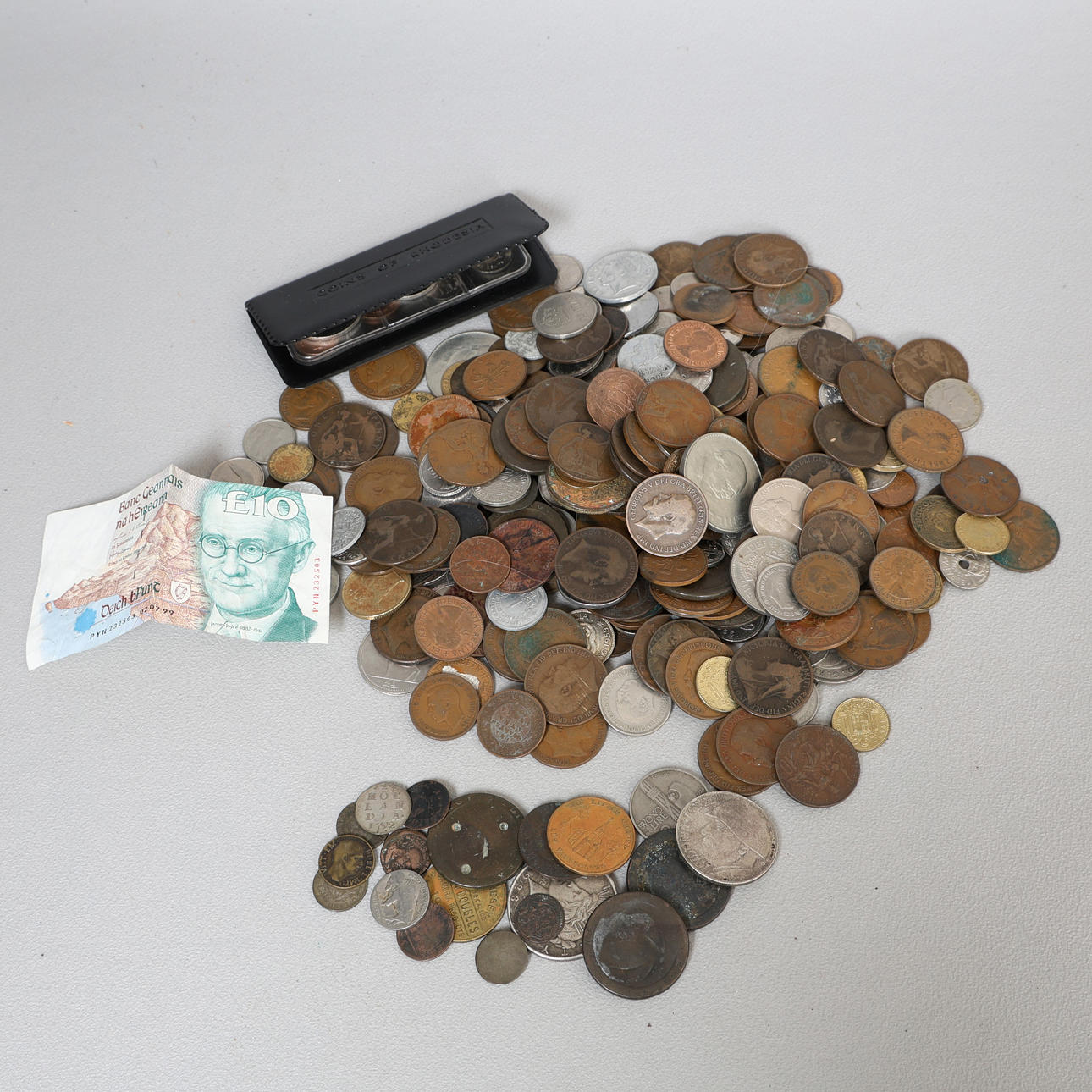 COLLECTION OF COINS. Coins, Medals & Stamps - Coins & Banknotes - Auctionet
