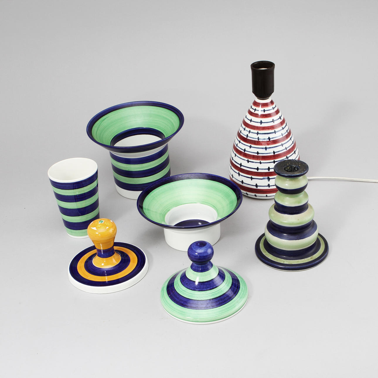 KERAMIKFÖREMÅL "PIGGELIN" och "EMMA", 7 st. Marianne Westman, Rörstrand.