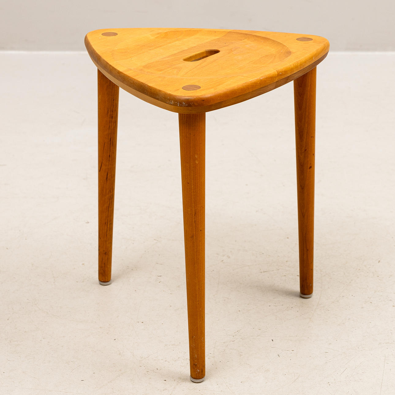 A STOOL, “Sgabello”, Marit Stigsdotter 2000, Stolab.