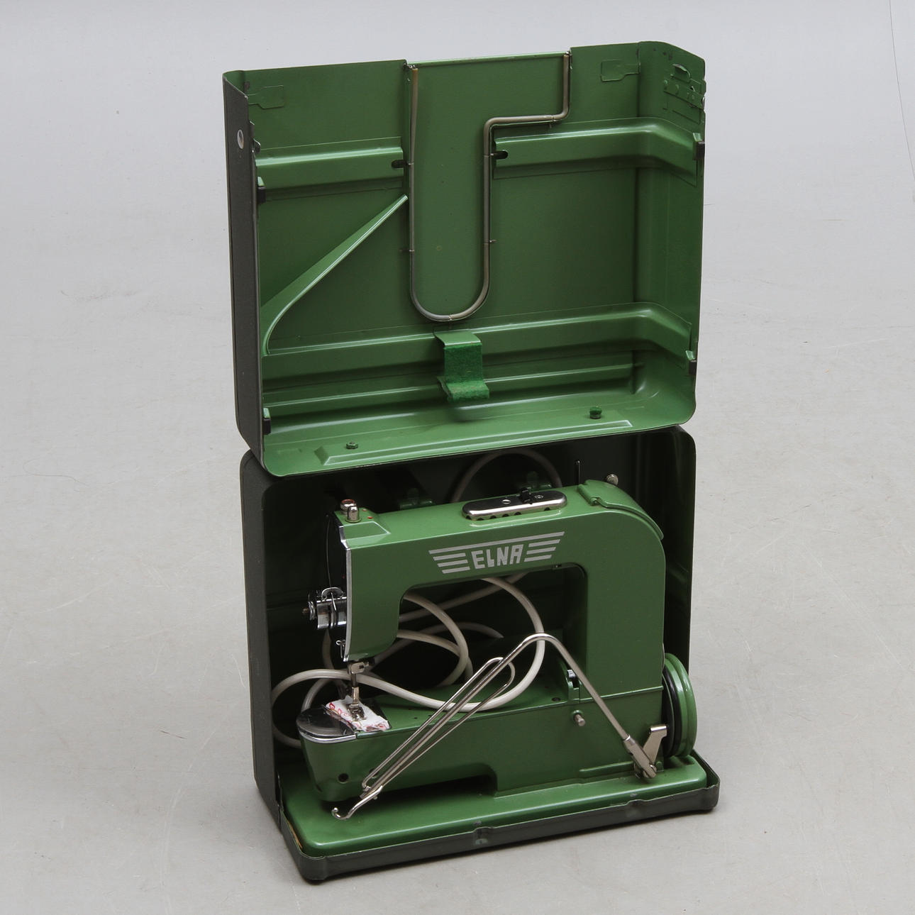 SYMASKIN, Elna, 1900-tal.