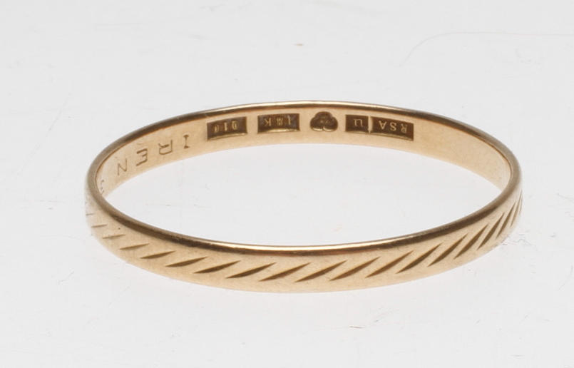 RING, 18k guld, vikt ca 2,3 gr.
